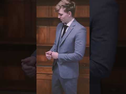 Dreiteiliger-Anzug-Hellblaues-für-Herren-video